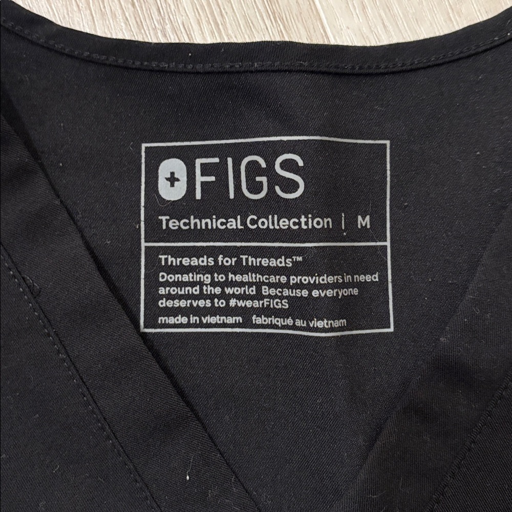 Figs Catarina One Pocket Scrub top - Picture 2 of 2